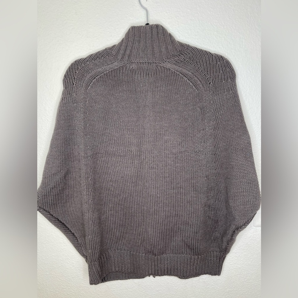 Banana Republic Poncho Sweater Button Up Cape Knit Gray / fossil color - Picture 3 of 5